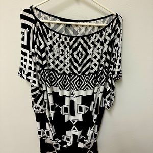 Analili Top Black and White Medium